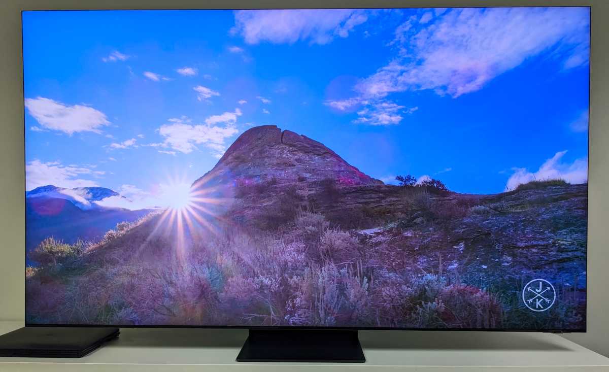 Samsung QN900D 8K TV hands-on review: super powerful and very promising