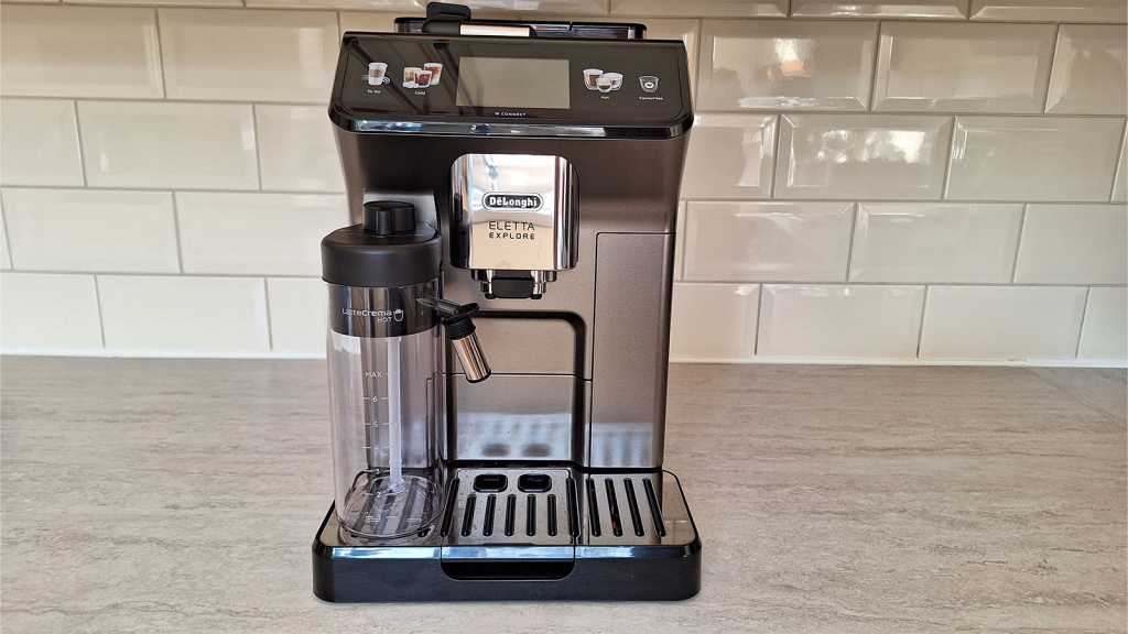 Image: DeâLonghi Eletta Explore im Test: Kaffeevollautomat mit Cold-Brew-Funktion