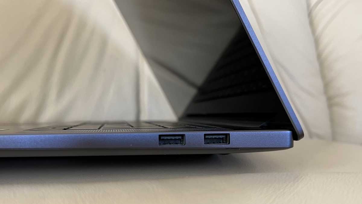 Huawei MateBook 16s (2023) - USB-A ports