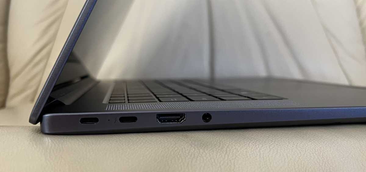 Huawei MateBook 16s (2023) - ports
