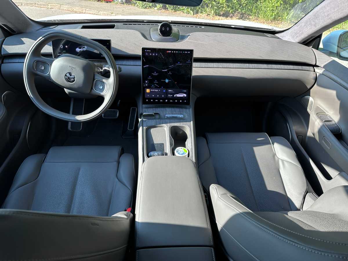 NIO ET7