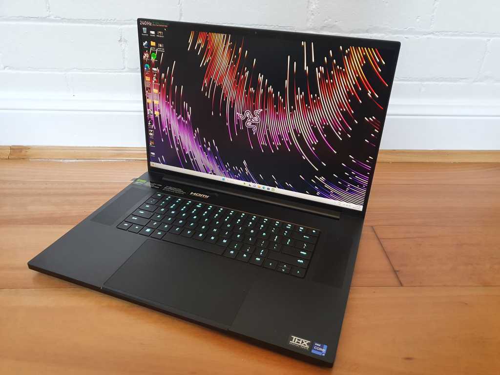 Image: Razer Blade 18 im Test: Gaming-Laptop mit RTX 4090 und fettem 18-Zoll-Display