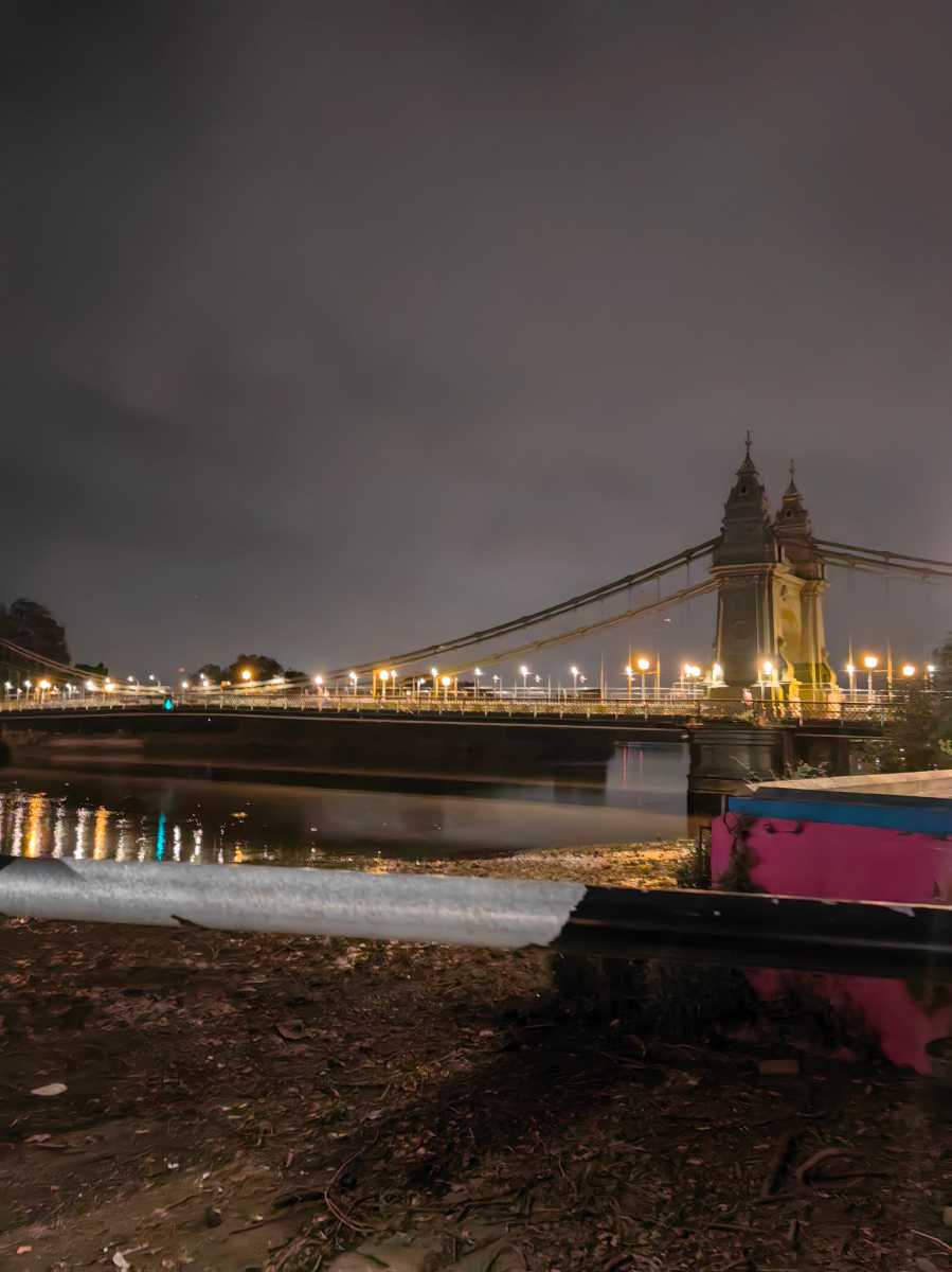Huawei Mate X3 camera test - 50Mp main camera - Hammersmith bridge