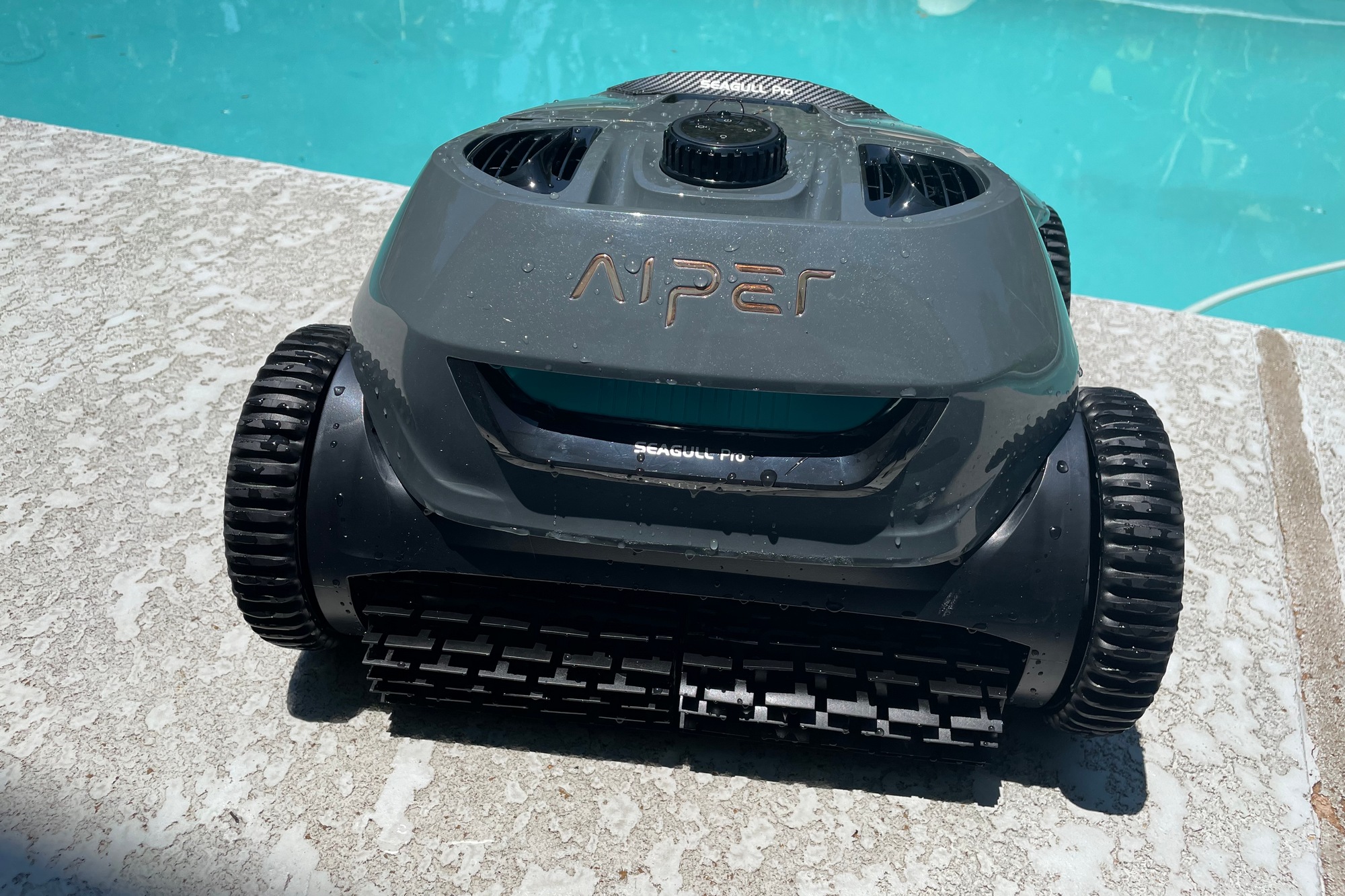Aiper Seagull Pro - Best cordless robotic pool cleaner for large pools, runner-up