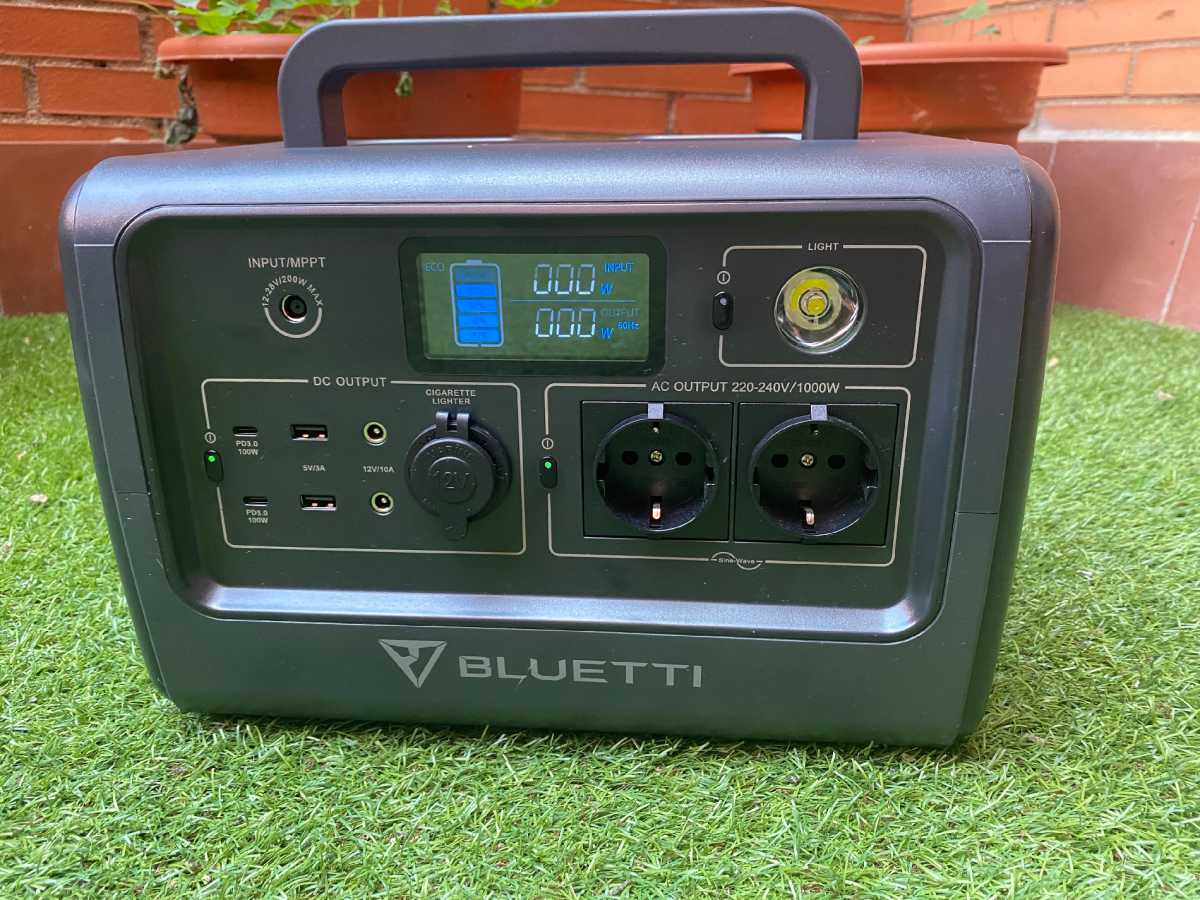 Bluetti EB70