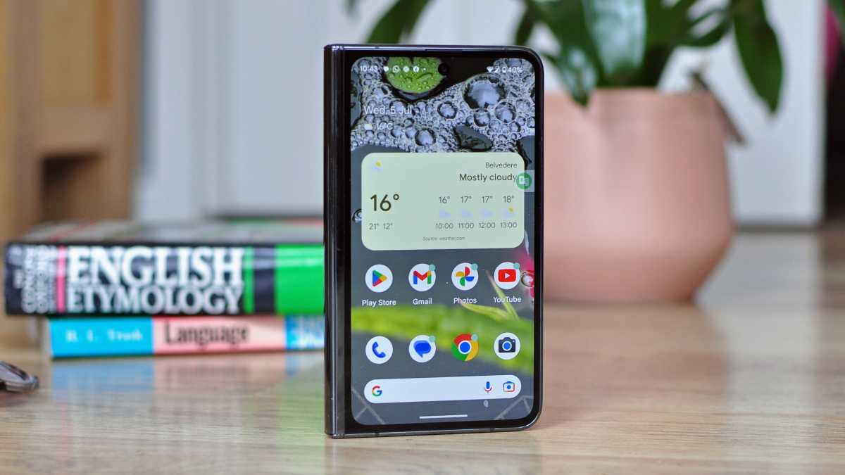 Google Pixel Fold review - Homescreen