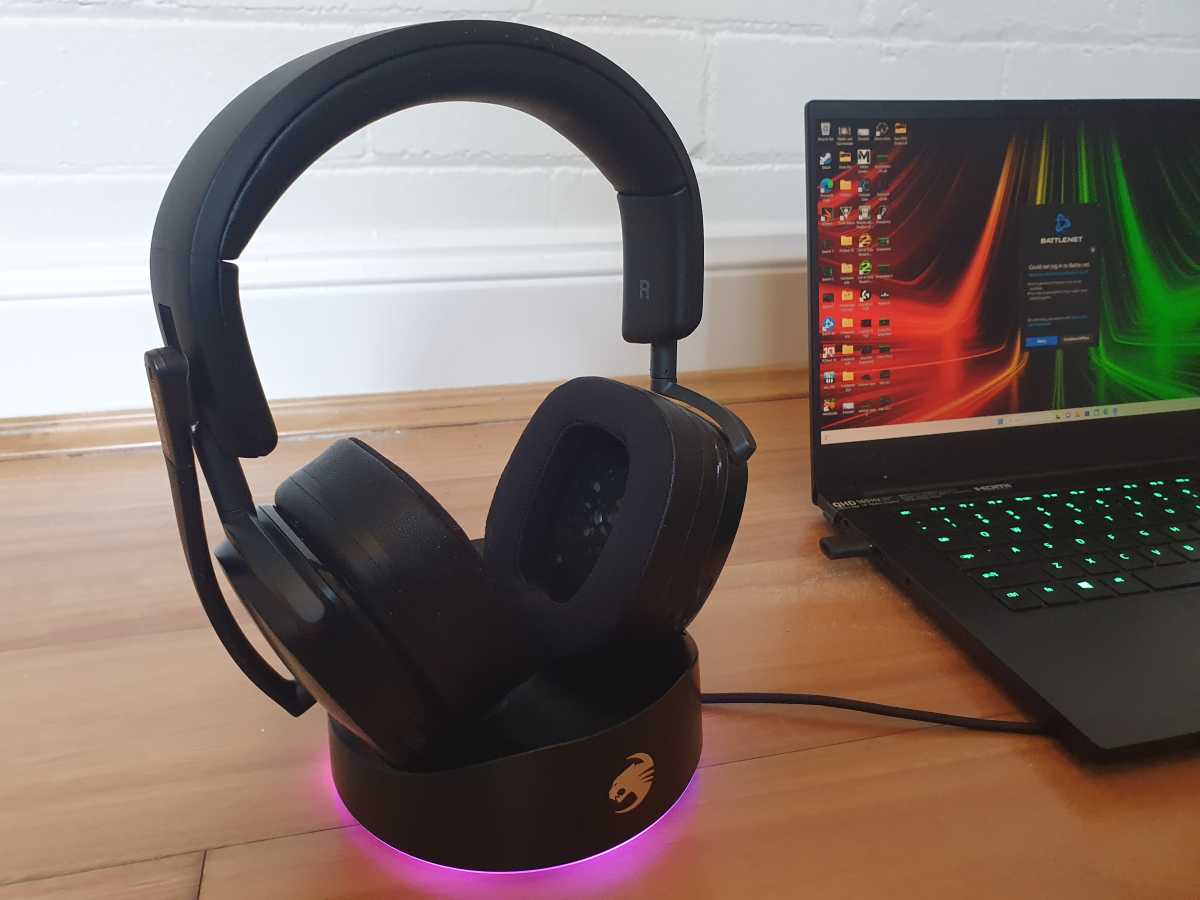  ROCCAT Syn Max Air PC Auriculares inalámbricos para juegos con  audio 3D RGB, conexiones inalámbricas y Bluetooth simultáneas, batería de  16 horas y base de carga, audio 3D inmersivo e iluminación