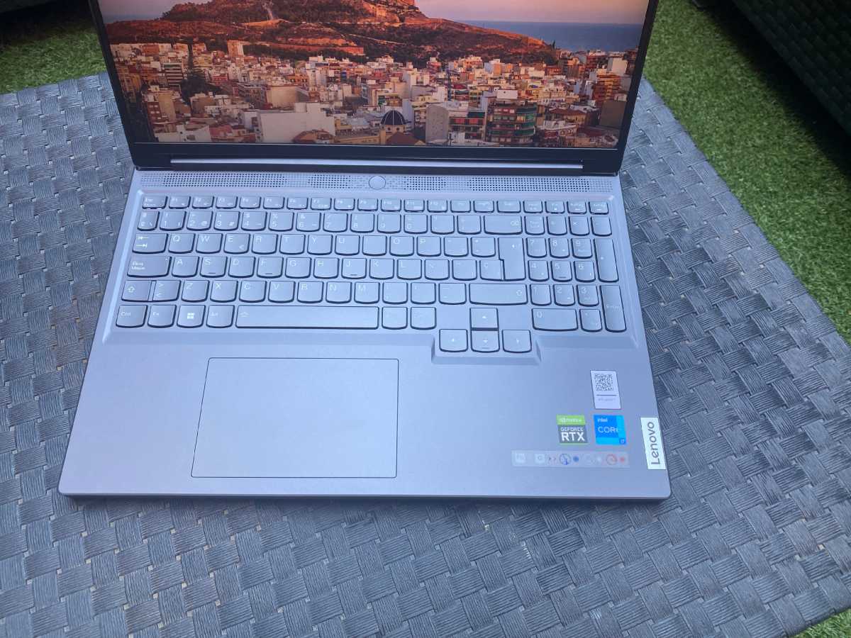 Lenovo Legion Pro 5i review teclado y touchpad
