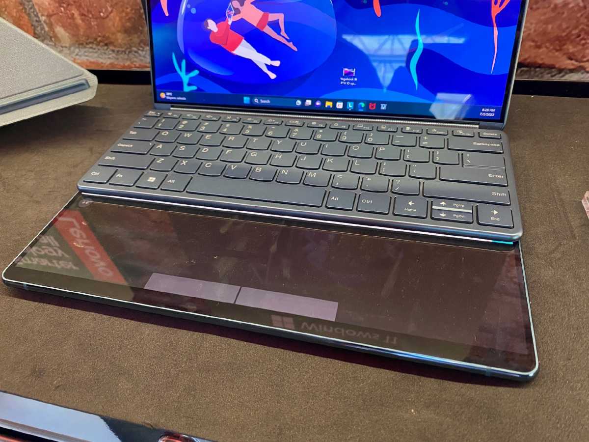 Lenovo Yoga Book i9 pantallas y teclado