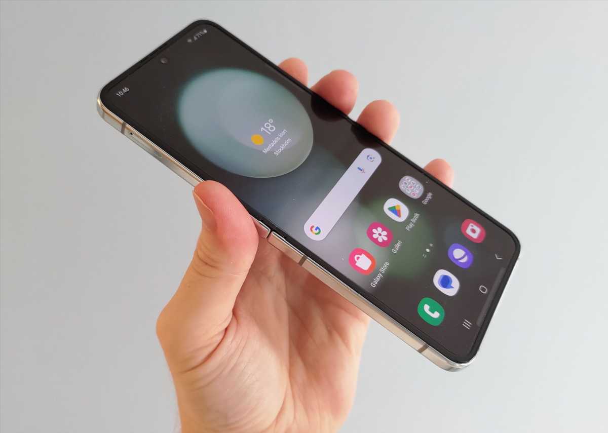 Samsung Galaxy Z Flip 5 uppfälld