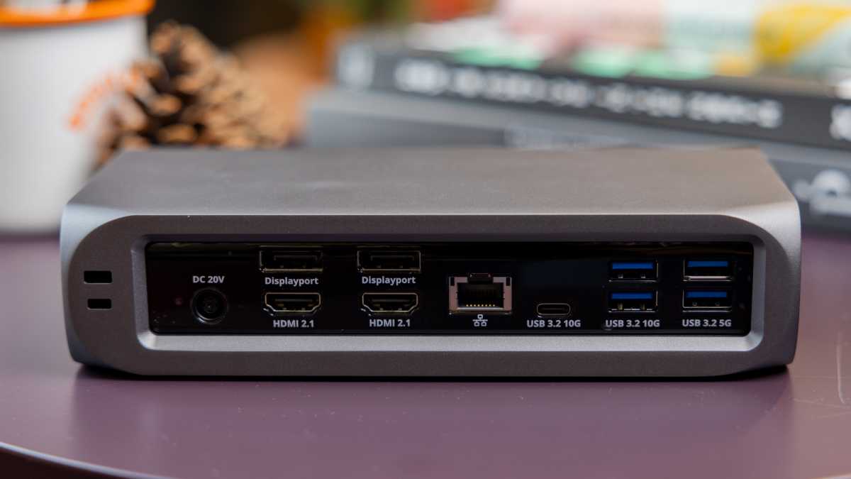 Satechi Thunderbolt 4 Multimedia Pro Dock back
