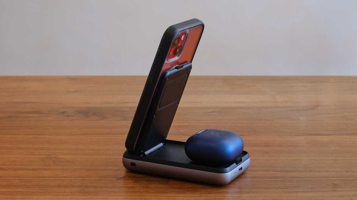 Satechi Duo Wireless Charger Power Stand abierto