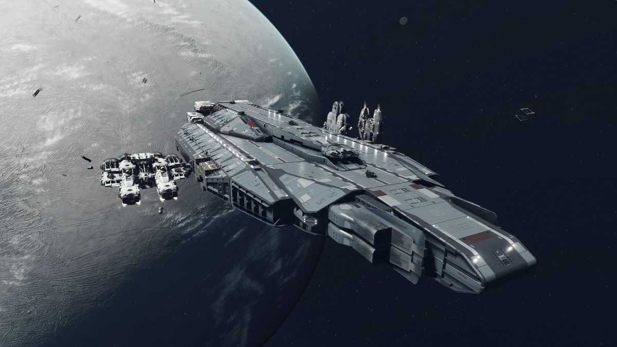 Wir können sogar so eine riesige Korvette bauen, an die dann kleinere Schiffe andocken. Das Transport-Schiff mit unserer Crew bleibt im Weltraum, mit dem kleineren Schiff erkunden wir Planeten und erledigen Missionen.