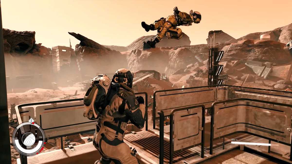 Crysis 4 lässt grüßen: Wir können unseren Raumanzug so upgraden, dass wir etwa massiv Kraft in den Armen haben und feindliche Einheiten regelrecht das Fliegen beibringen. Dieser Planet hat zudem eine besondere niedrige Gravitation.