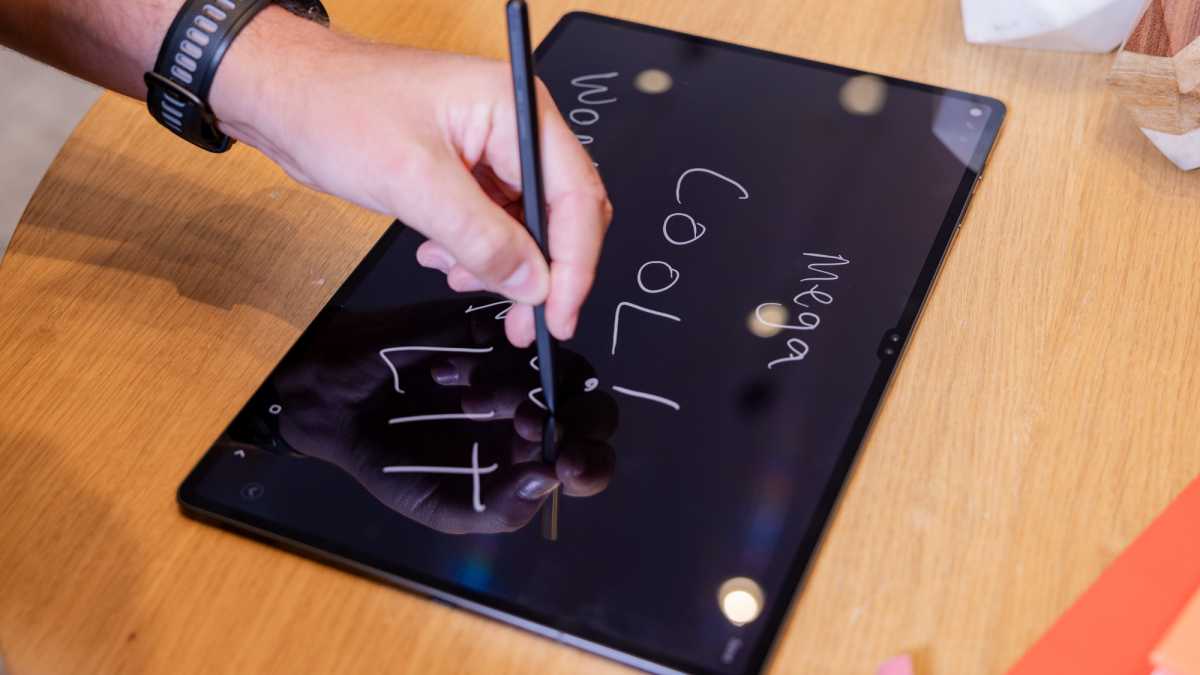 Samsung Galaxy Tab S9 FE Review: Mid-range Tablet with Stylus - Tech Advisor