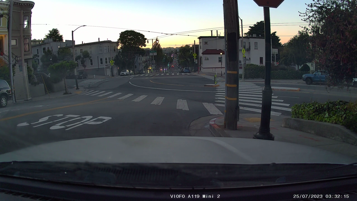 Garmin Dash Cam Mini 2 vs. Viofo A119 V3 [Night] 