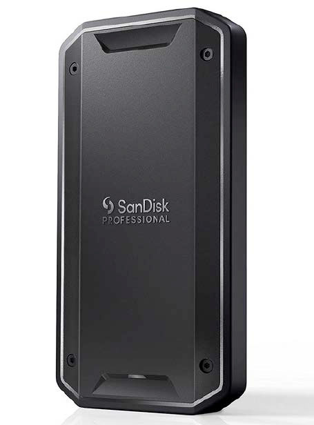 Kompatibilitätsprobleme zu Thunderbolt und USB überwinden manche Peripheriegeräte derzeit, indem sie Bridge-Chips für beide Standards mitbringen – wie etwa die externe SSD Sandisk Professional Pro G40.