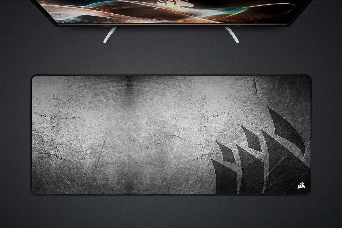 Corsair MM350 desk mat