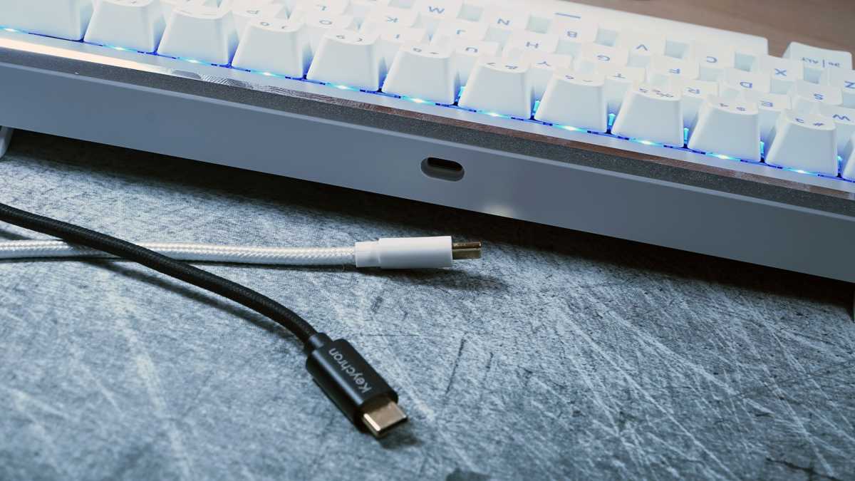Cooler Master CK721 USB kablosu