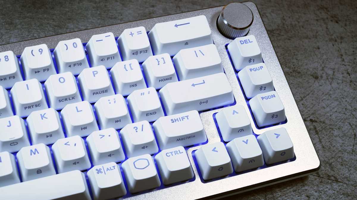 Cooler Master CK721 function buttons
