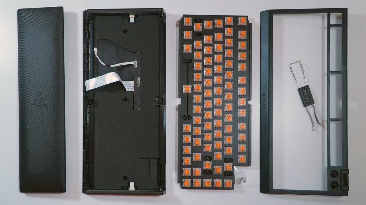 Razer BlackWidow V4 75% case and layers