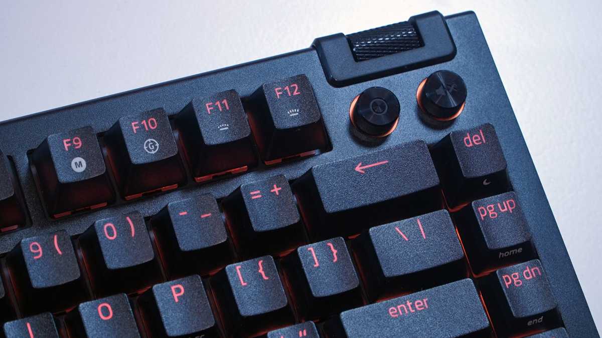 Razer BlackWidow V4 75% Review: It's What's Inside That Counts