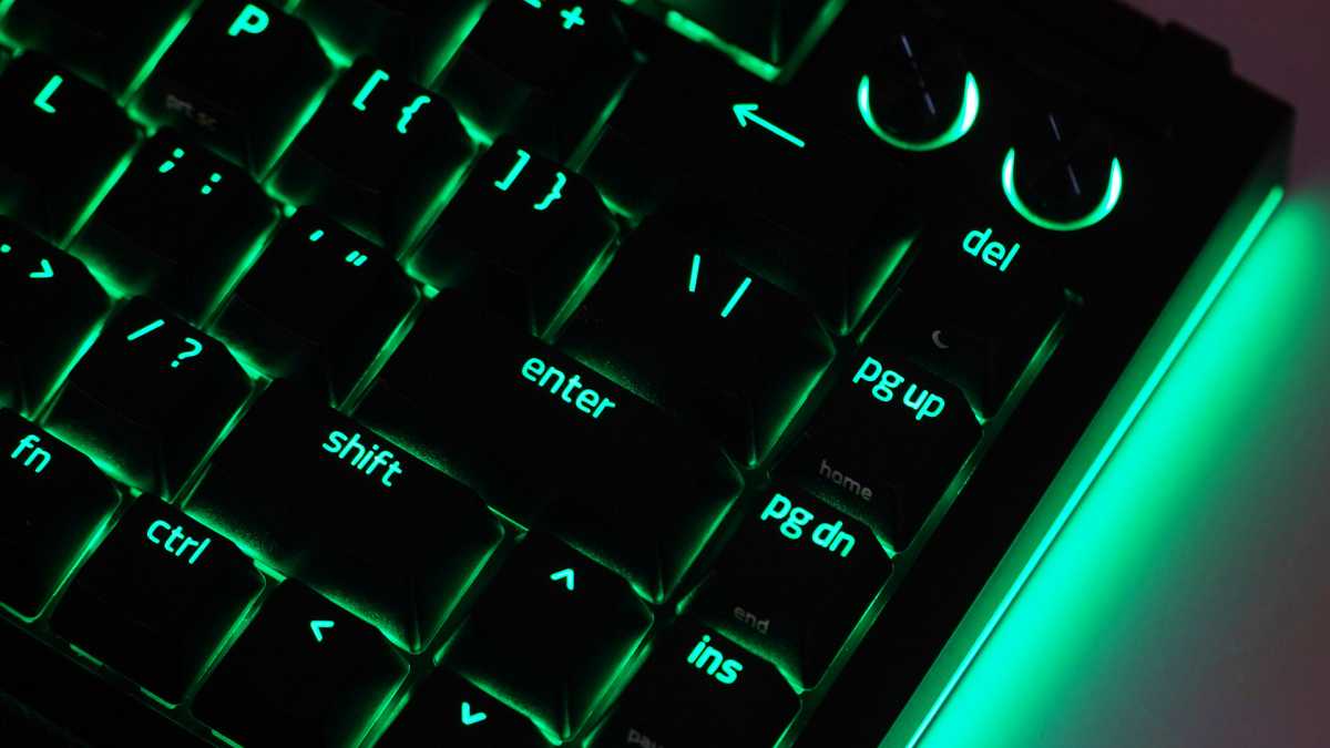 Razer BlackWidow V4 75% Review: Razer's First Ever Hot-Swappable Mechanical  Gaming Keyboard