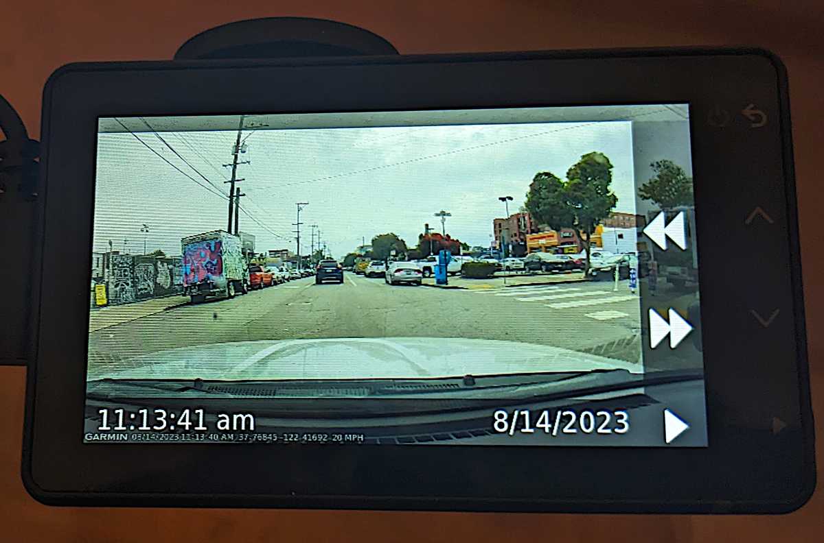 Garmin Dash Cam™ Live  Dash Cam with Live Monitoring