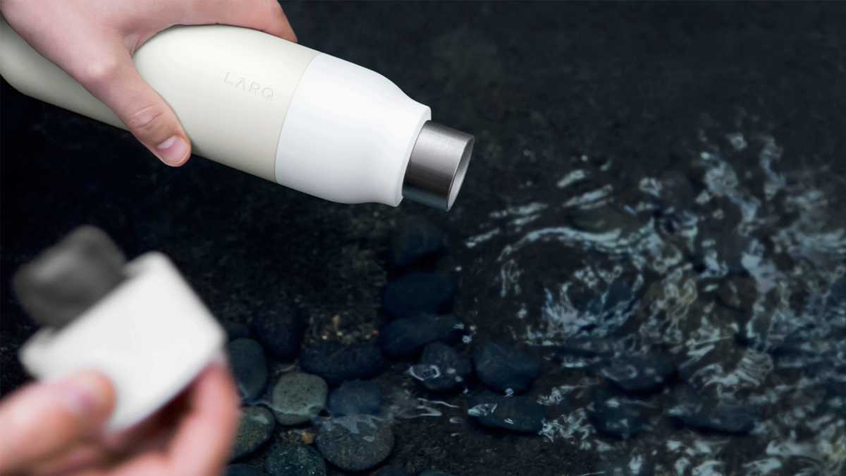 Die LARQ-Flasche soll ideal beim Wandern sein