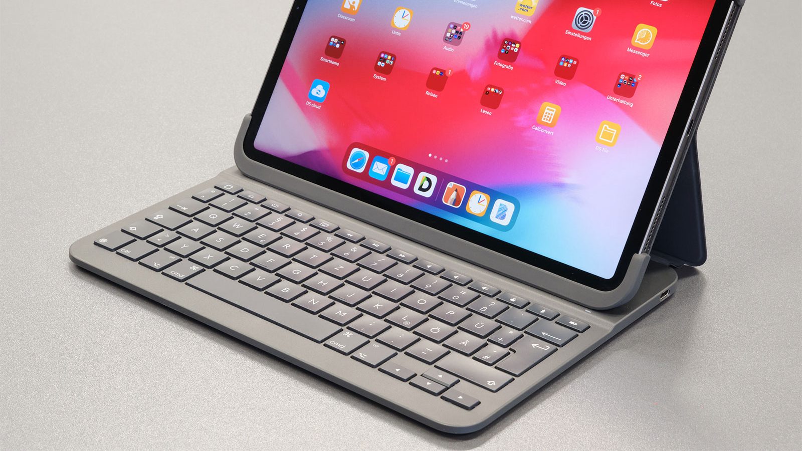 Logitech Slim Folio Pro