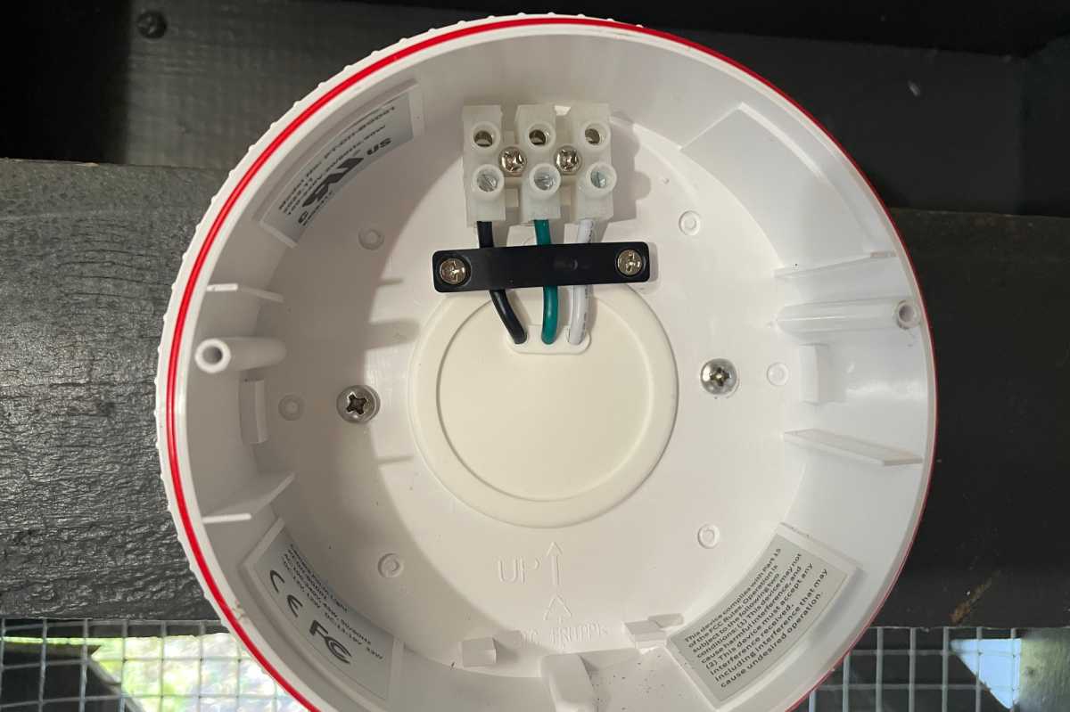 Lorex 2K Wi-Fi Floodlight Security Camera mounting ring