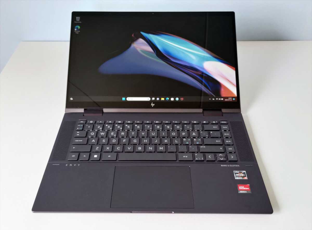 HP Envy X360 15 öppnad