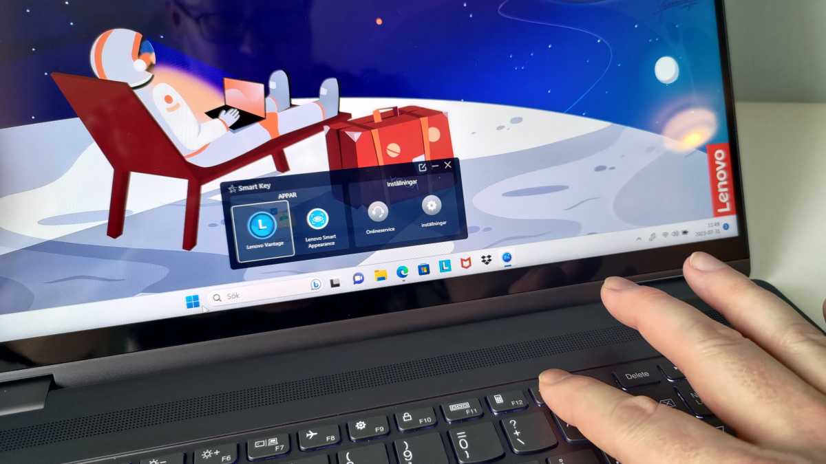 Lenovo Yoga 7 smart key