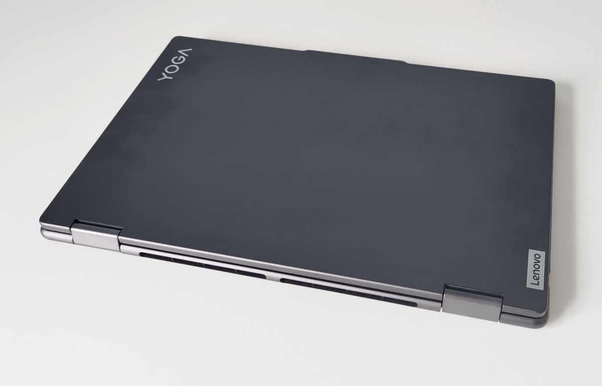 Lenovo Yoga 7 stängd