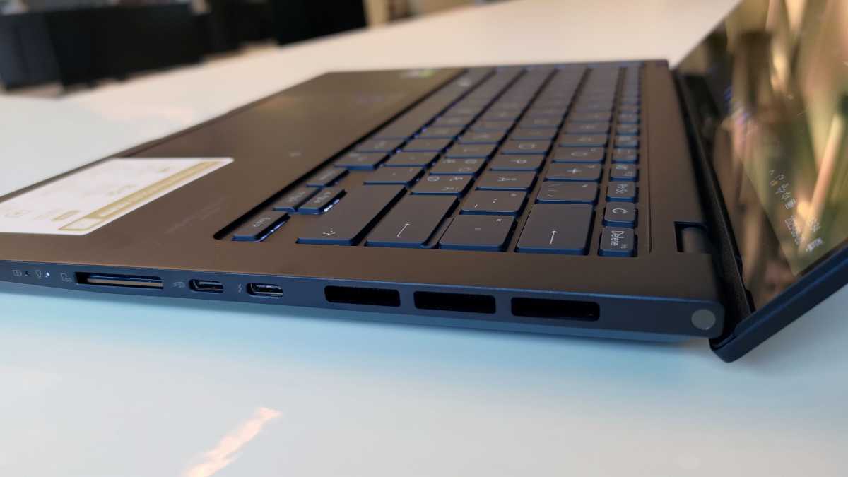 Asus ZenBook 14 Pro Oled profil