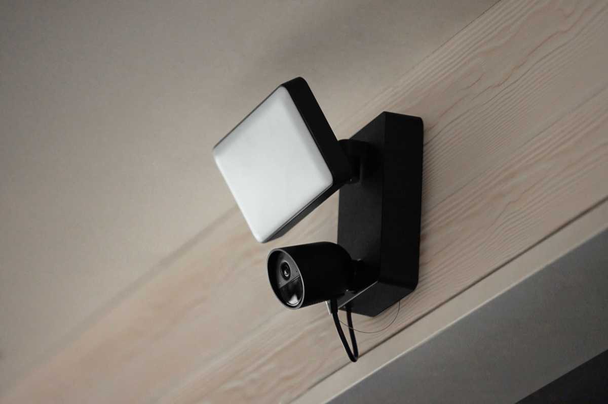 Philips Hue Secure spotlight