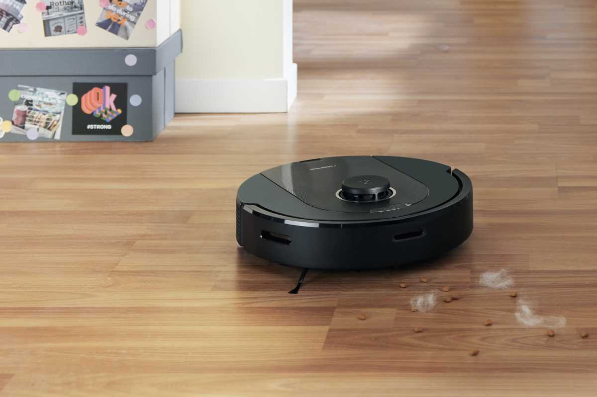 Roborock Q8 Max Robot Vacuum Cleaner 5500Pa DuoRoller Brush Black