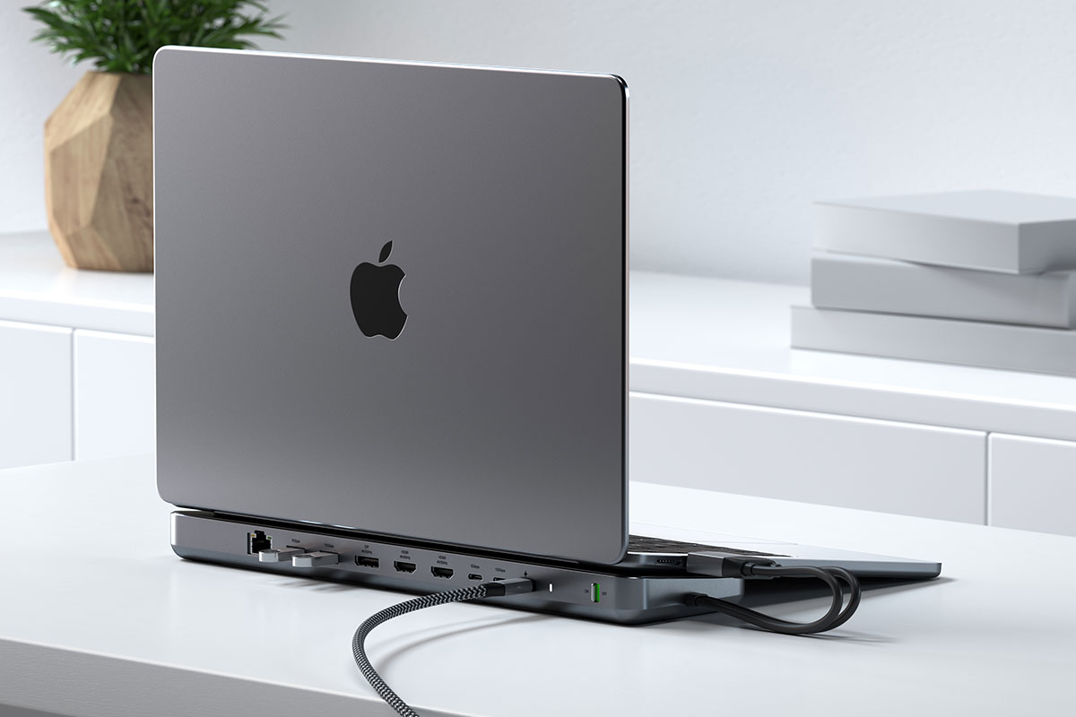 Satechi Dual Dock Stand on desk