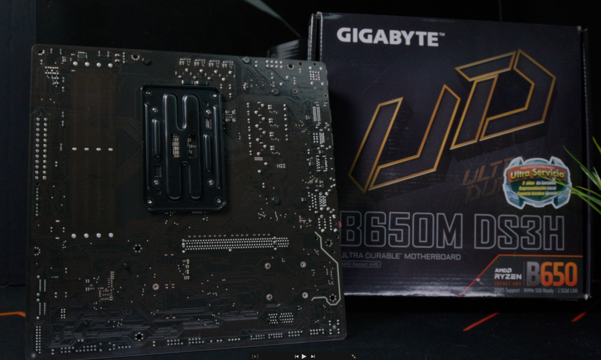 Gigabyte B650M DS3H motherboard AMD B650 Socket AM5 micro ATX