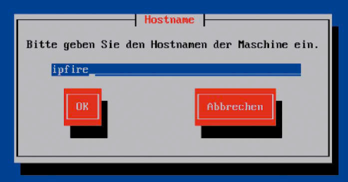Über den Hostnamen, den Sie während der Installation vergeben, ist die Konfiguration der Firewall später im Netzwerk per Browser zu erreichen. Die IP-Adresse funktioniert natürlich auch.