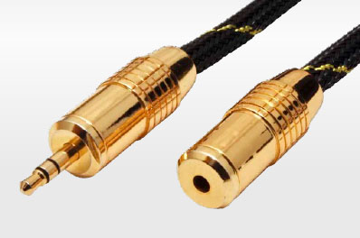Kabel mit vergoldeten Steckern bieten technisch zunächst keine Vorteile gegenüber solchen ohne Goldkontakte. Allerdings oxidieren sie auch nach vielen Jahren nicht.