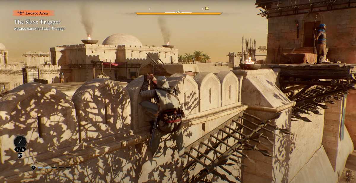 Mirage erbt das etwas Bewegungssystem von Valhalla, Basim ist also nicht ganz so agil und geschmeidig unterwegs wie Arno Dorian, der in Assassin’s Creed Unity klettert wie eine Katze. Viel Spaß macht das trotzdem.
