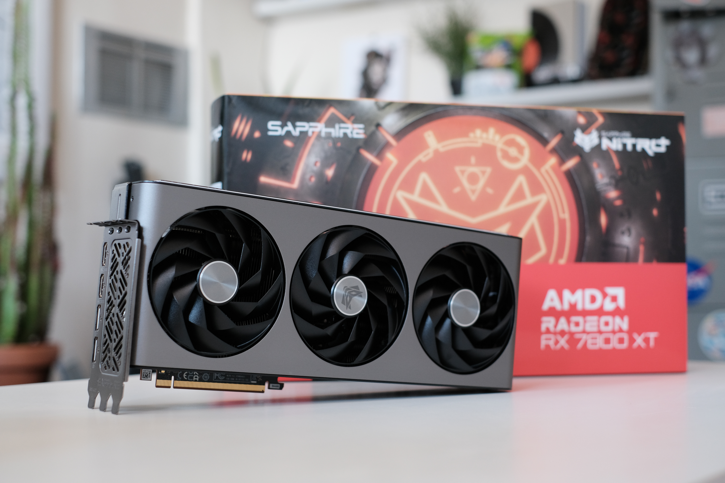 AMD Radeon RX 7800 XT