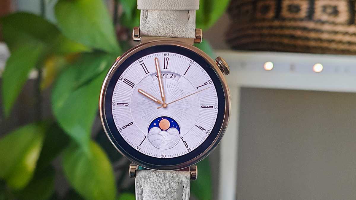 HUAWEI Watch GT4 Smartwatch Review - CGMagazine