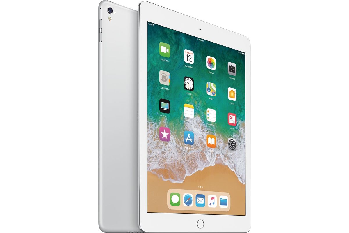 Apple iPad Pro 9.7" A1673 32GB WiFi Silver Bundle (Refurbished)