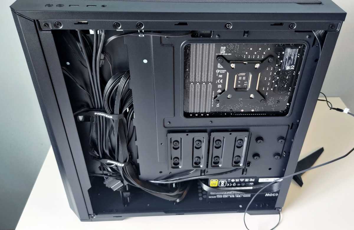 Webhallen Config Core interiör baksida