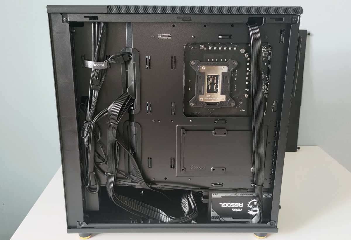 Komplett Home i150 Creators Edition interiör bak