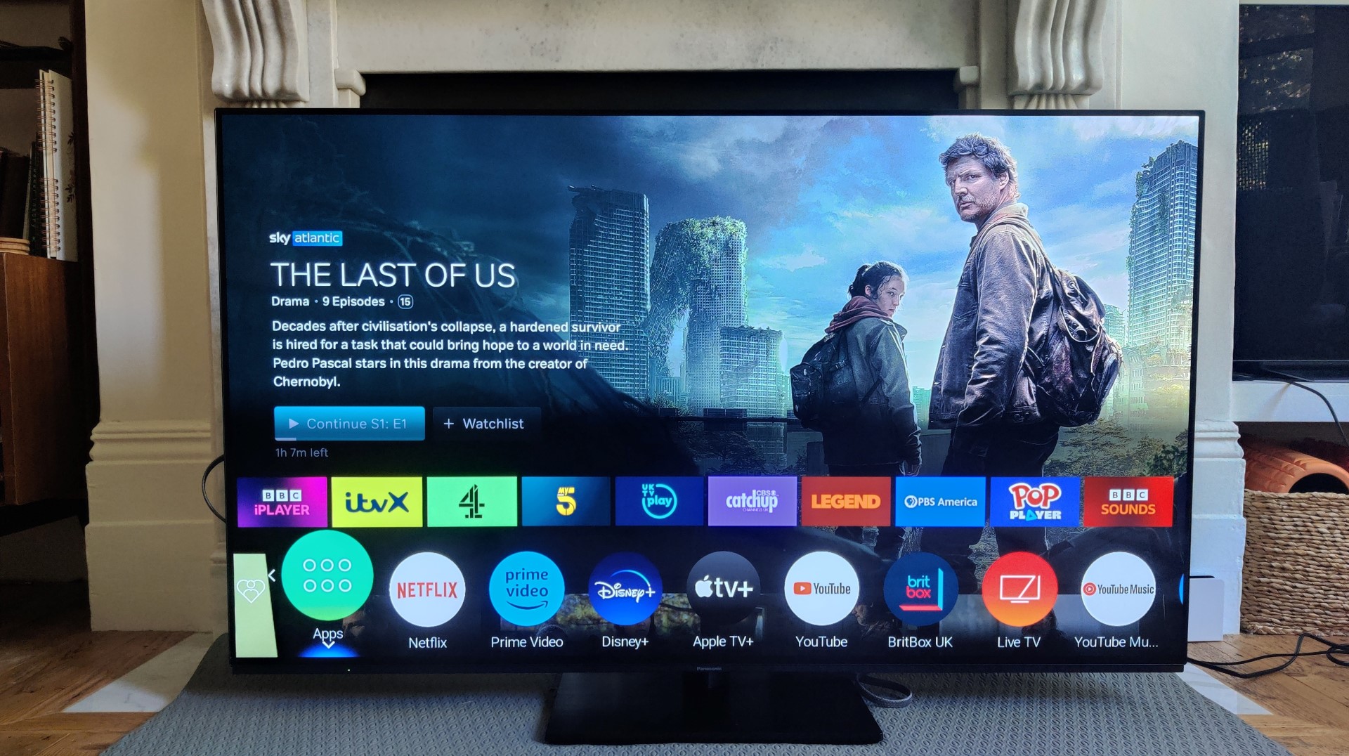 Panasonic MZ980 (2023) - Great OLED for Movies & Gaming