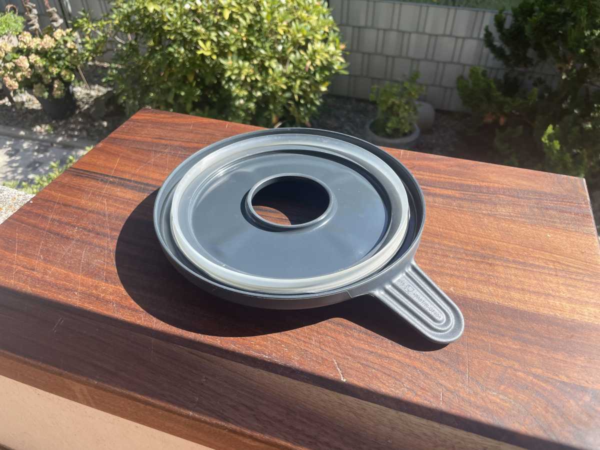Thermomix - Mixtopdeckel in der Sonne
