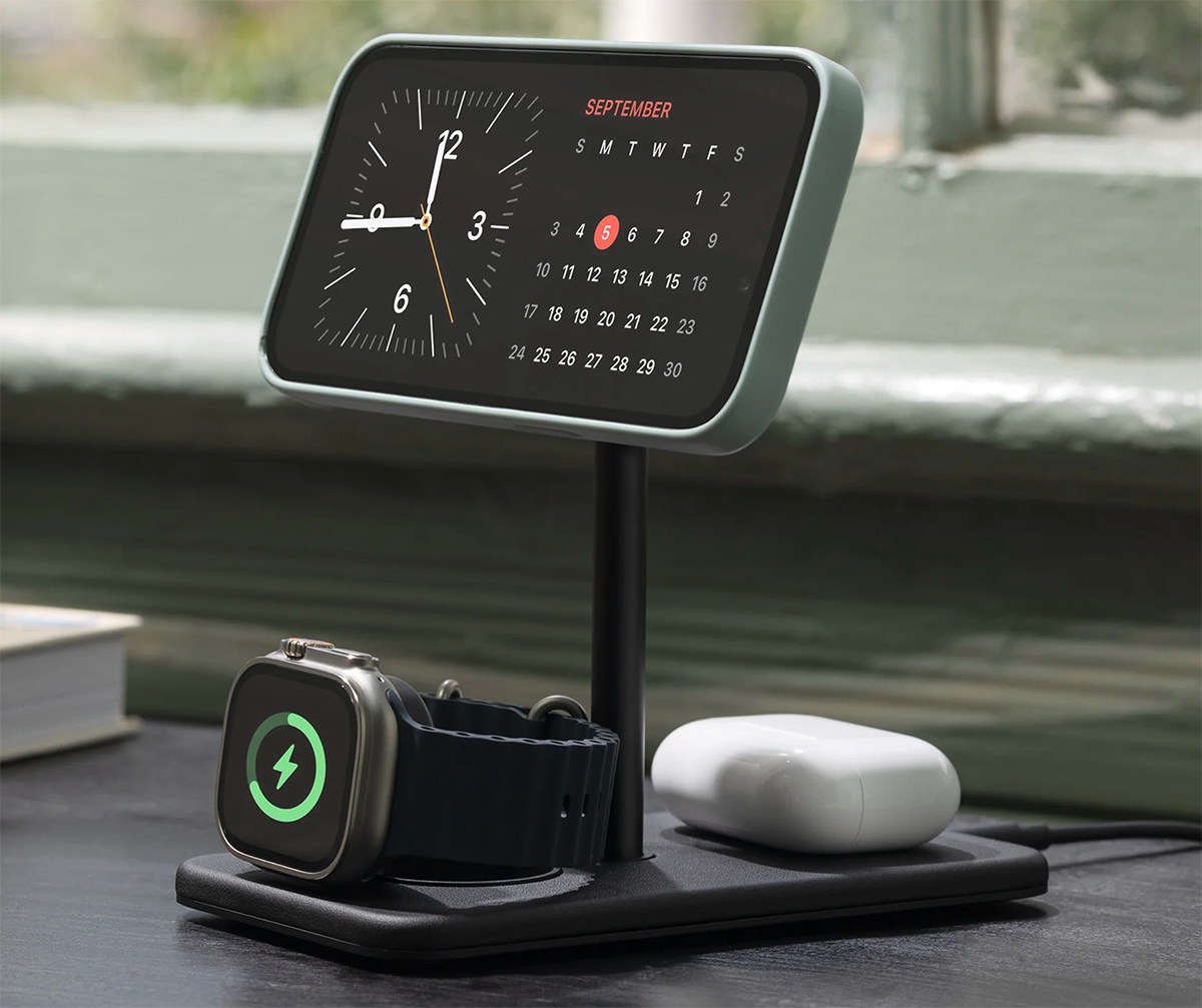 The Twelve South HiRise 3 Deluxe has a 3-in-1 design